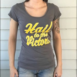 U of M Hail to the Victors T shirt M